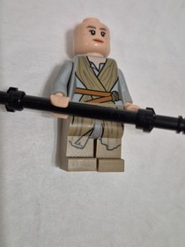 Lego Star Wars Rey Minifigure sw0677. from set 75099. no hair piece
