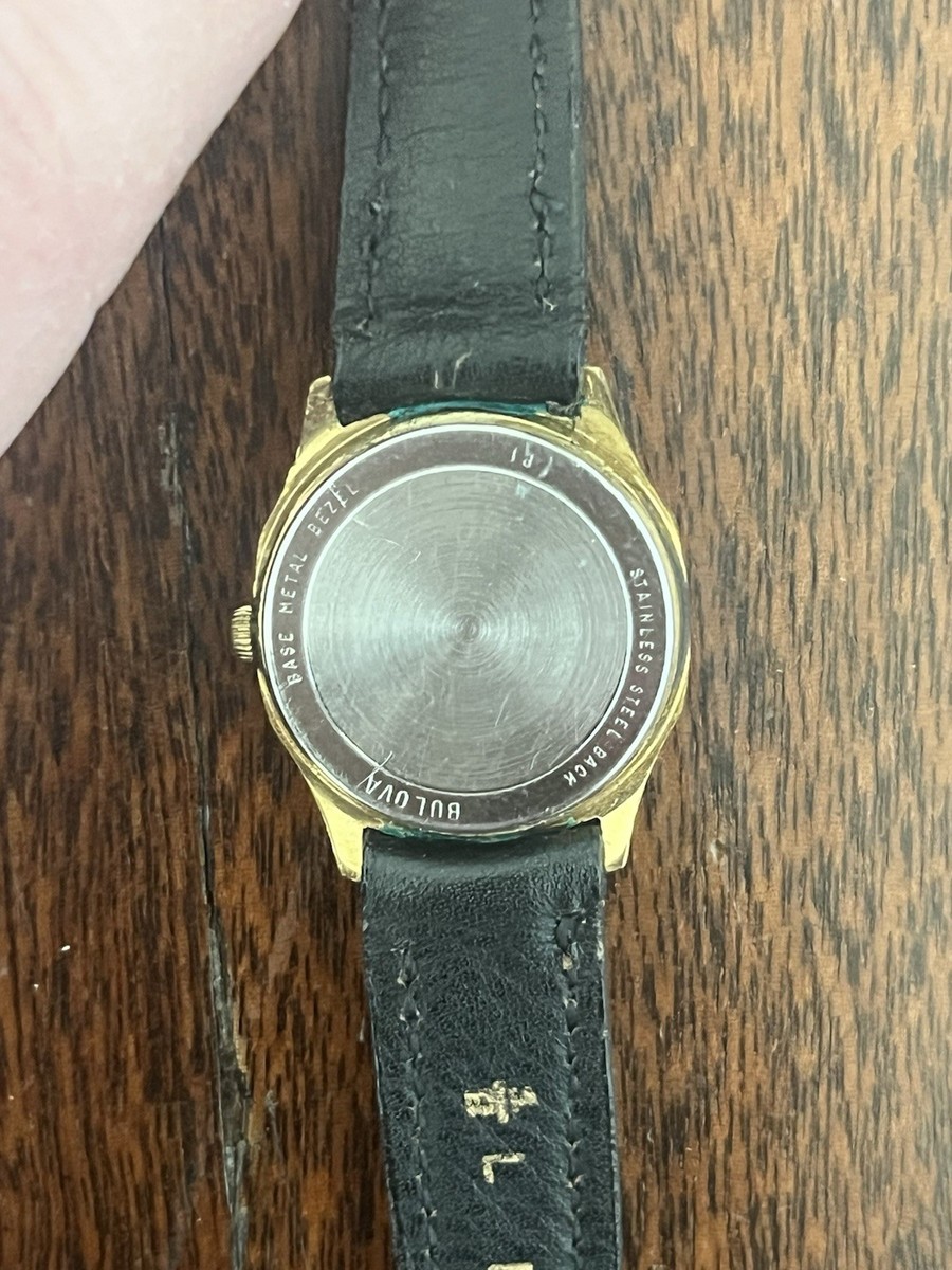 Vintage Bulova Swiss Quartz Gold Plated Watch With Leather Strap NOT WORKING Vintage Bulova Swiss Quartz Gold Plated Watch With Leather  main image 2