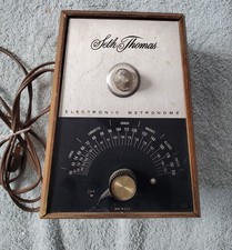 Vtg SETH THOMAS ELECTRONIC METRONOME Electric Light Up Pulse E962-000 Works
