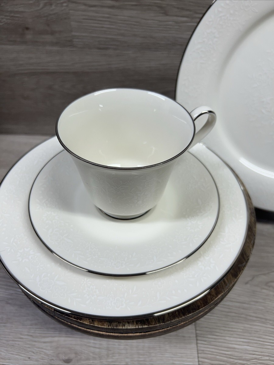 VTG Noritake Affection Full Place Setting Ivory Floral Silver 7192