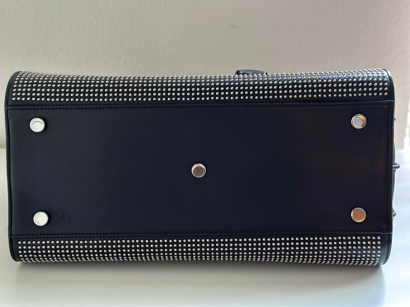 Yves Saint Laurent YSL Sac De Jour Piccola Borsa Nera Borchie In Pelle Leggera Usata