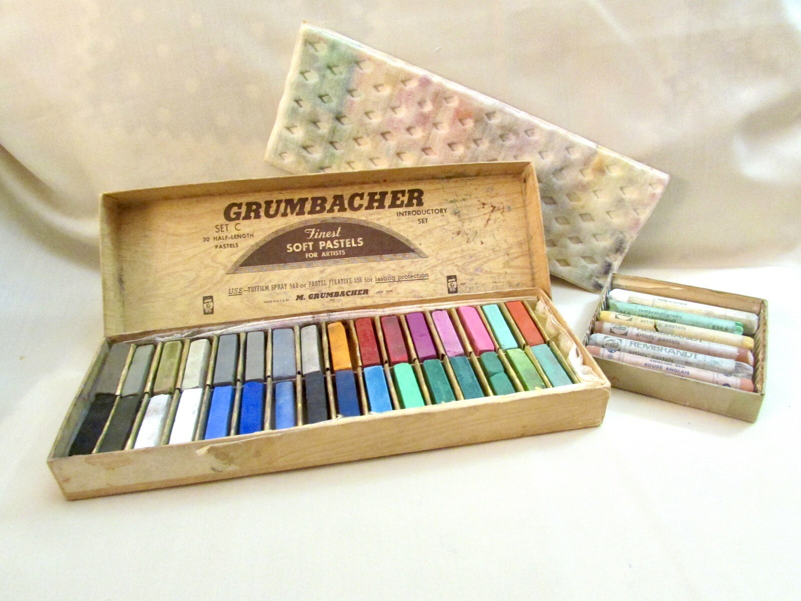 Vintage GRUMBACHER REMBRANDT SOFT PASTELS Intro Set 38 AATOP