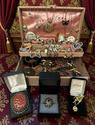 Vintage Estate Costume Jewelry Lot Some Antique MCM 80s 90s  Gold Silver Tone