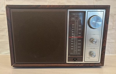Realistic MTA-11 Vintage RadioShack AM/FM Radio Model 12-690