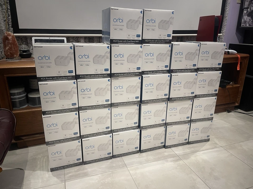 NETGEAR Orbi 4GX Router with Satellite [LBK1220] New In Box (Unlocked)  - image 4 of 4