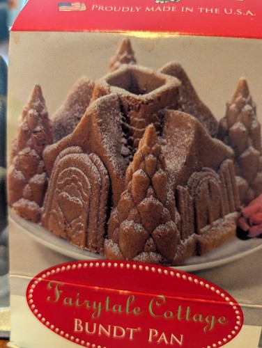 NORDIC WARE Fairytale Cottage Bundt Cake Baking Pan 10Cup HEAVYCAST ALUMINUM NEW - Picture 3 of 7