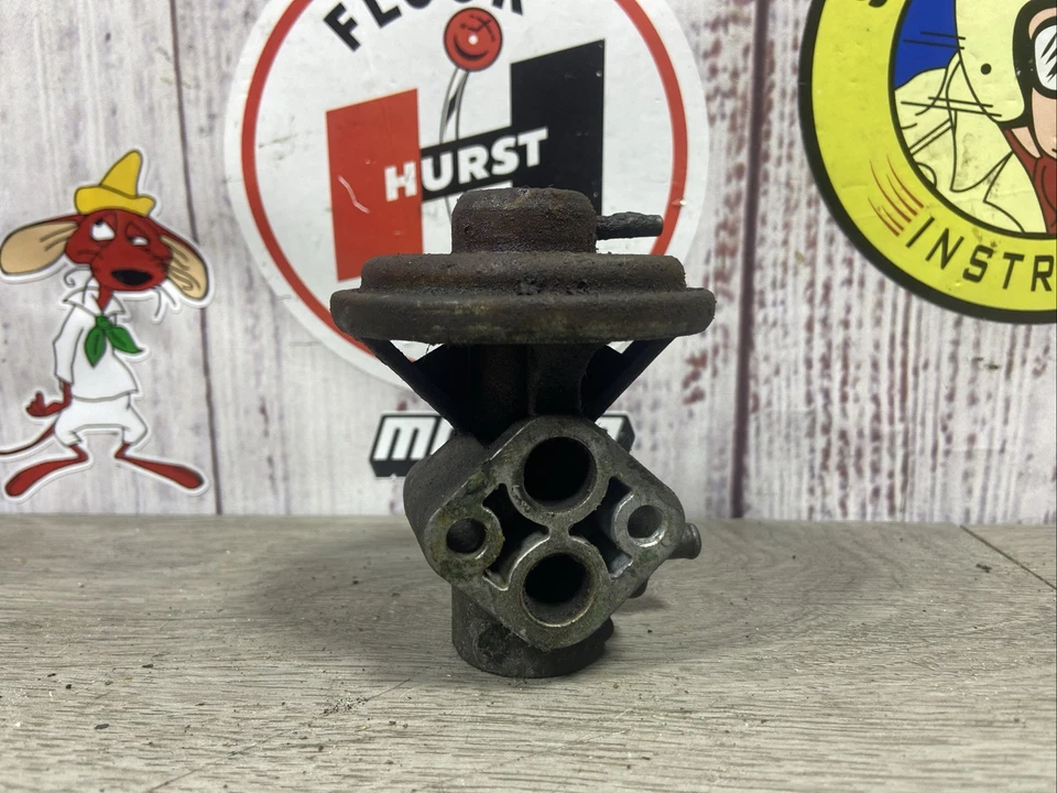 SUZUKI SWIFT GEO METRO OEM VÁLVULA EGR 18111-86010 TRANSMISIÓN MANUAL K5T54777 Foto 3 de 4