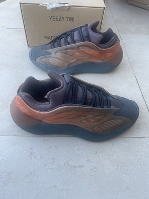 Size 6.5 - adidas Yeezy 700 V3 Copper Fade OG Box