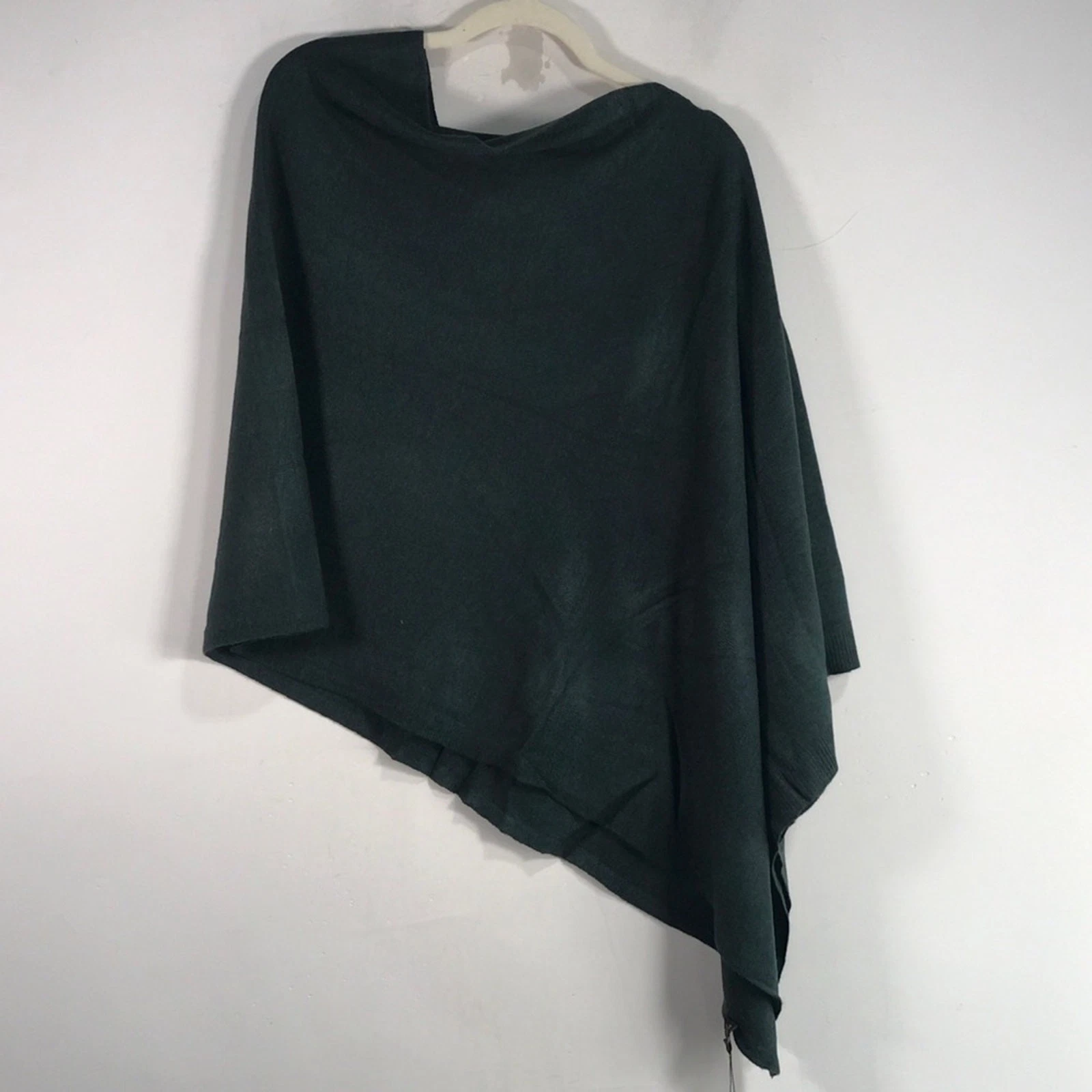 Fennysun Inc Knitted Pullover Poncho, Women's Size 23.6" x 34.6" - Forest Green