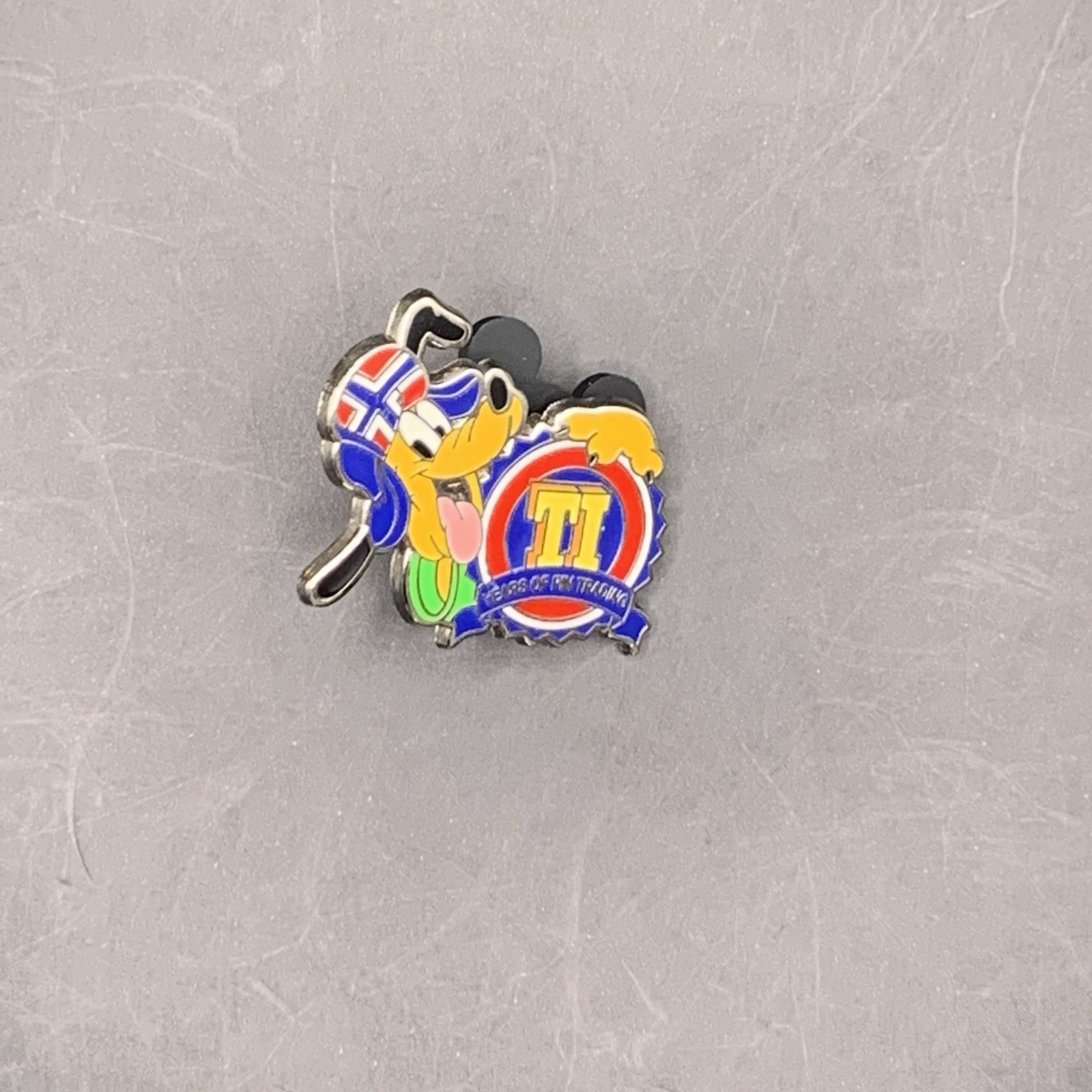 Disney Ti Pluto 10 Years of Pin Trading Pin