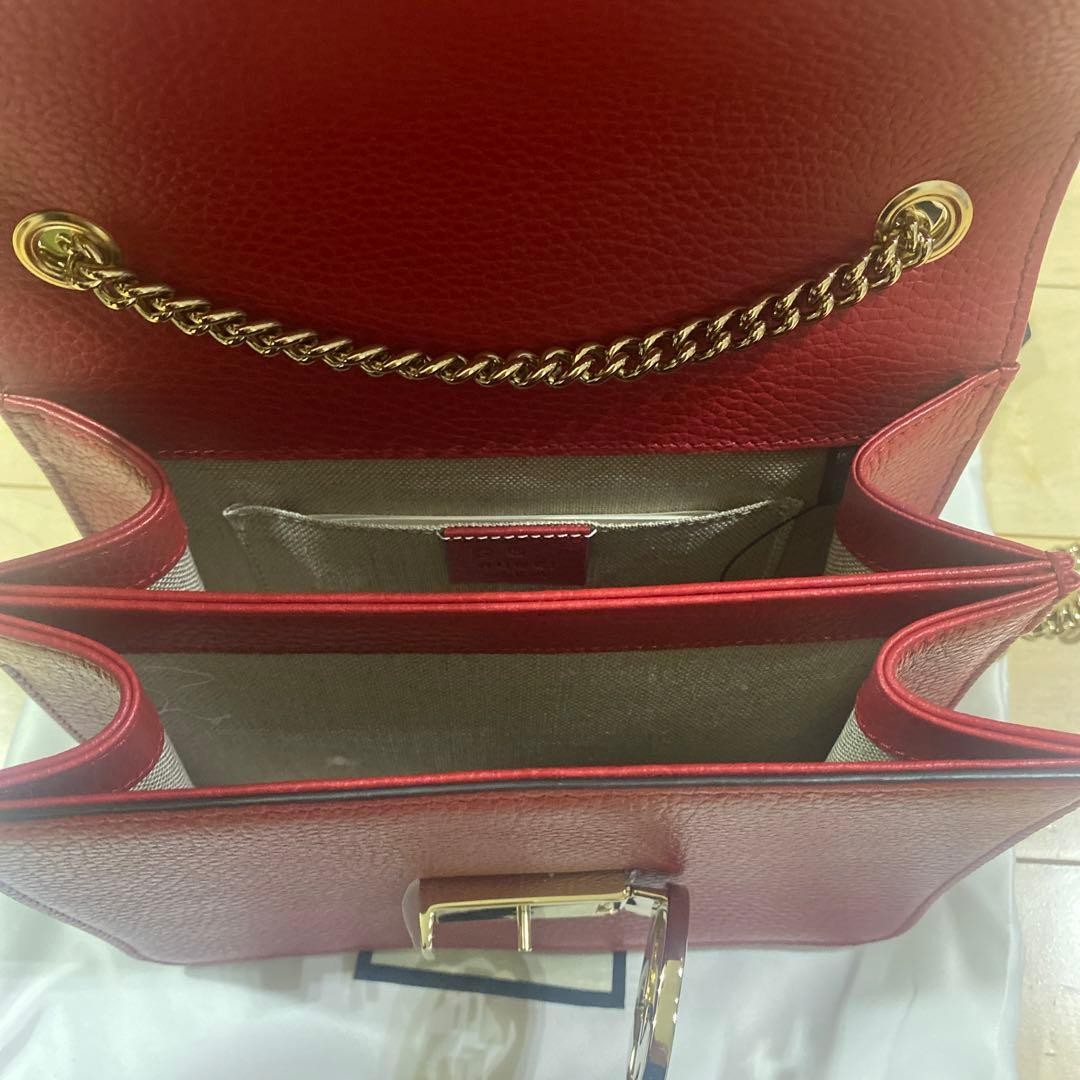 GUCCI Interlocking G Chain Shoulder Bag Red — image 3