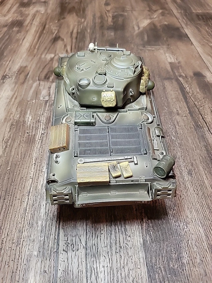 Blue Box Elite Force WWII U.S. Army M4A3 Sherman Tank 1:18 Scale Read - Image 3 of 4