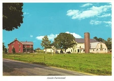 USA Amish Farmstead Amish Country Farmhouse and Barn Vintage Postcard