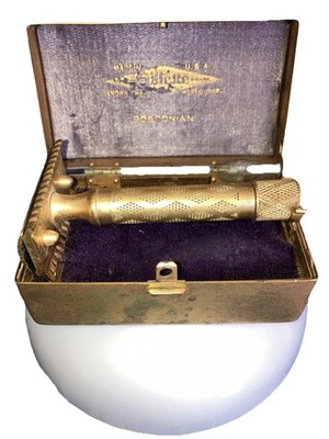 Vintage 1920 Patented GILLETTE BOSTONIAN Safety Razor In Case