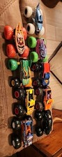 Monster Jam 1:64 Monster Truck Lot Of 9-Shark Wreak-Piran aaah-Dragon-Batman Etc
