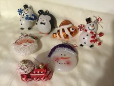 Lot of 7 Plastic Christmas Ornaments Goldfish Penguin Snowmen Santa ++NEW! (EE7)