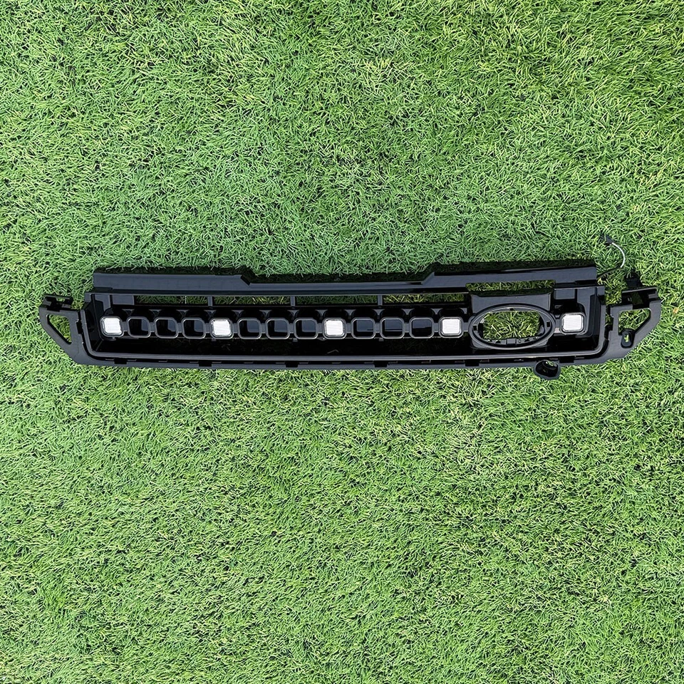 LED Radiator Mesh Front Grille Fits For Land Rover Defender 90 110 130 2020-2025 - Image 3 of 4