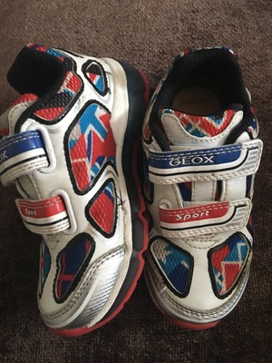 infants size 8 trainers