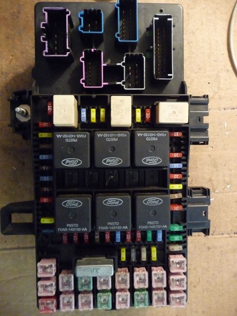 2004 lincoln navigator fuse box diagram