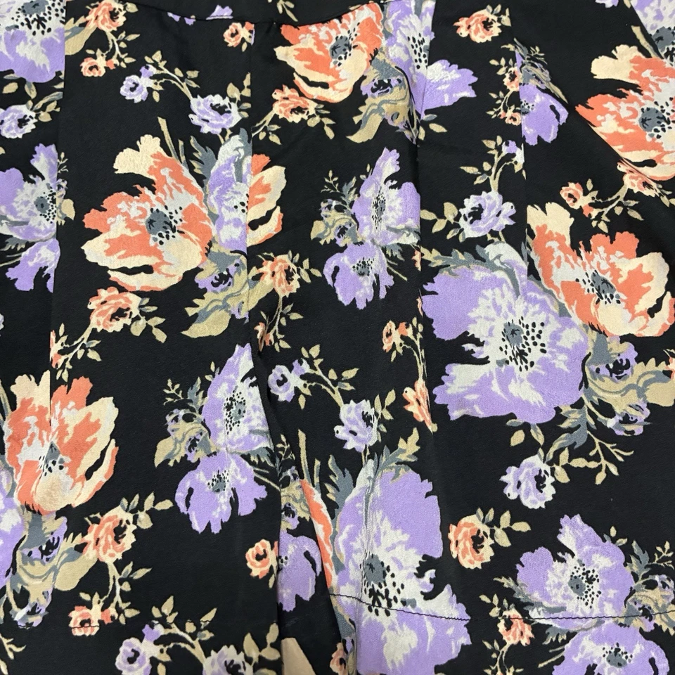 Bermuda Urban Outfitters Kimchi azul cintura alta floral feminina S preta multicolorida - Imagem 4 de 4