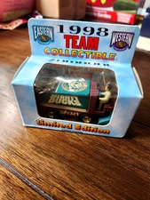 1998 NHL Mighty Ducks Zamboni Limited Edition Diecast Team Collectible 1:50 Scal