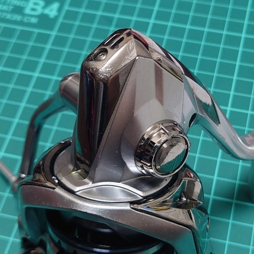 SHIMANO 19 Stradic C3000XG Gear Ratio 6.4:1 Spinning Reel - Picture 6 of 8