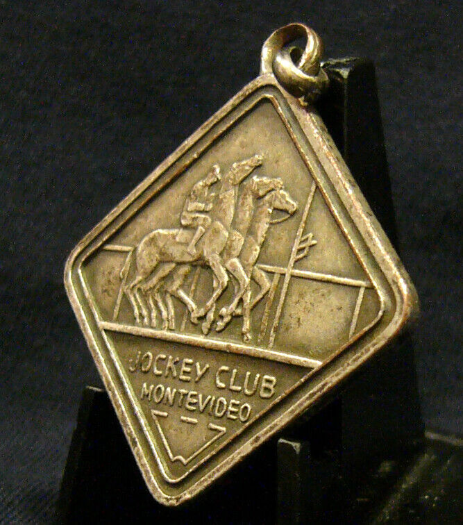 URUGUAY 1980 "JOCKEY CLUB MONTEVIDEO" HORSE RACING TURF DESIGN,  MEMBER MEDAL