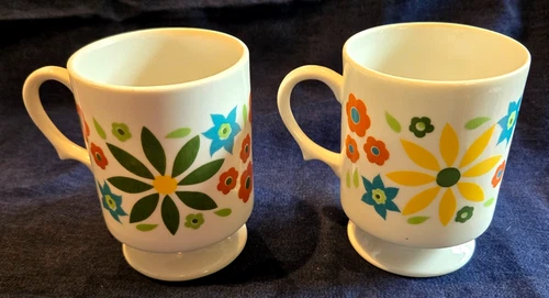 VTG Milk Glass Flower Power Cups Pair Daisy Stackable Yellow Blue Orange  Green