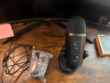 Blue Yeti USB Condenser Microphone Black - Only Used Once 