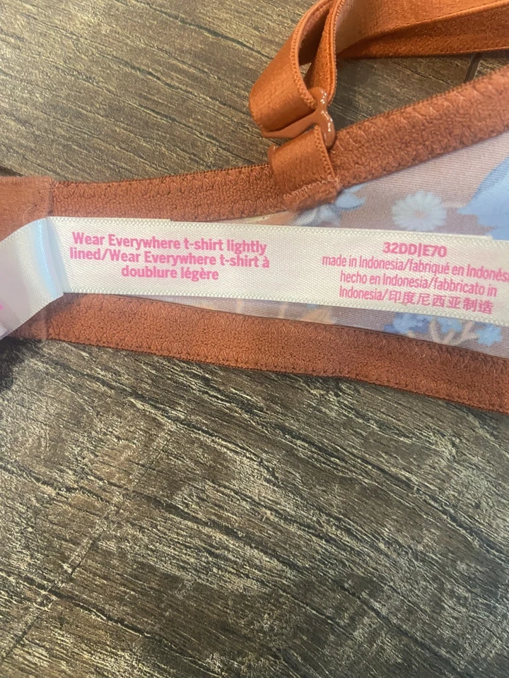 Camiseta VS PINK Color Óxido Floral Wear Everywhere Sujetador Ligeramente Forrado Talla 32DD Foto 3 de 4