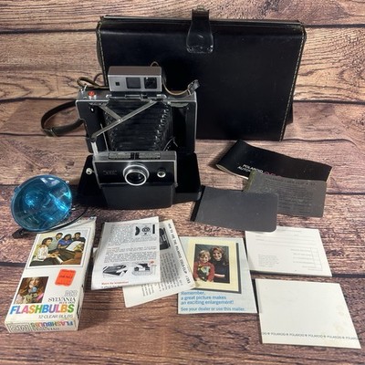 Vintage Polaroid 250 Automatic Land Camera, Case & Flash, plus extras. Untested
