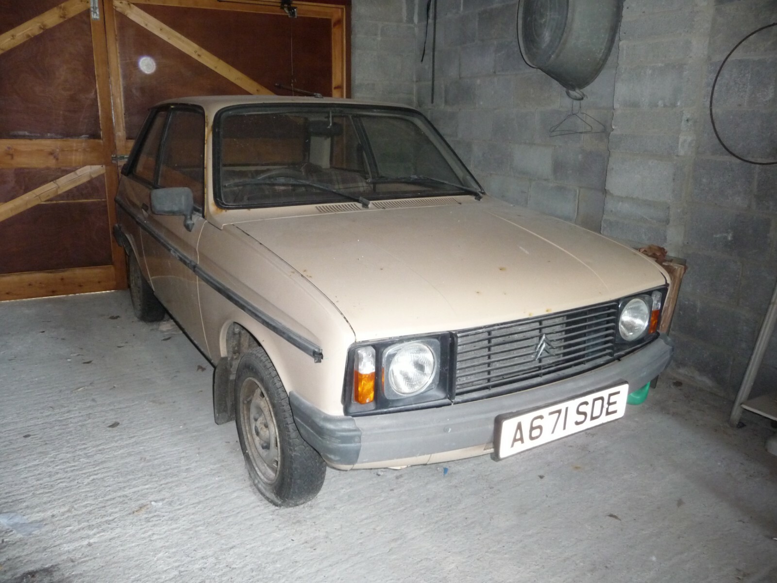 Image 1 - classic cars citroen LNA 11E, Hatchback