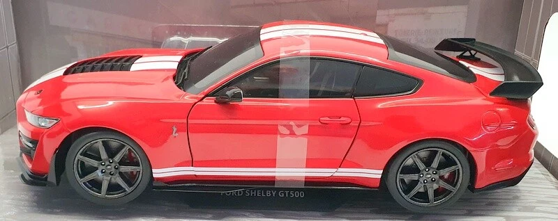 Solido 1/18 Scale Diecast S1805903 - 2020 Ford Shelby GT500 Fast Track - Red - Image 3 of 4