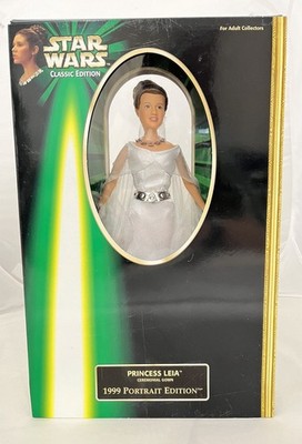Hasbro Star Wars Princess Leia Ceremonial Gown 99 Portrait Edition Action Figure
