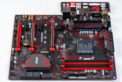 MSI X370 GAMING PLUS AM4 ATX Motherboard DDR4 NVMe M.2 AMD Ryzen