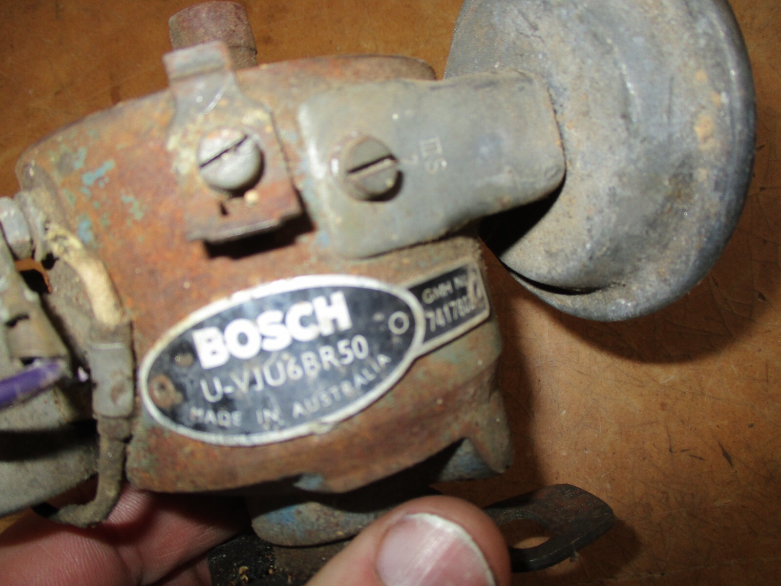 HOLDEN 6CYL GREY MOTOR DISTRIBUTOR 12V BOSCH FX FJ FE FC FB EK EJ 132