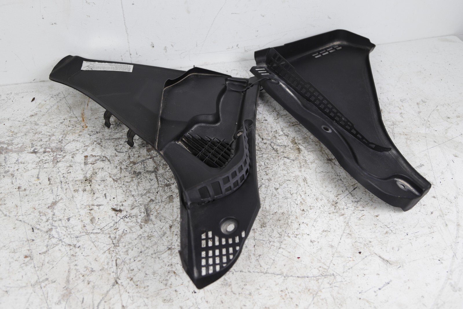 20112016 BMW F10 M5 5SERIES ENGINE BAY WINDSHIELD COWL COVERS PAIR OEM eBay