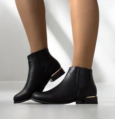 Damenschuhe schwarz Kunstleder Stiefeletten flacher Blockabsatz Gummizug