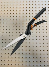 Fiskars Bypass Grass Shears: 4-1/2 inch blades *blade