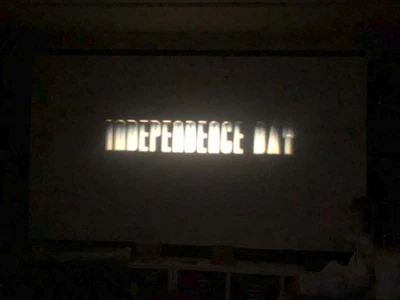 INDEPENDENCE DAY 1996 TRAILER SUPER 8 COLOUR SOUND 50FT 8MM CINE FILM - Bild 1 von 4