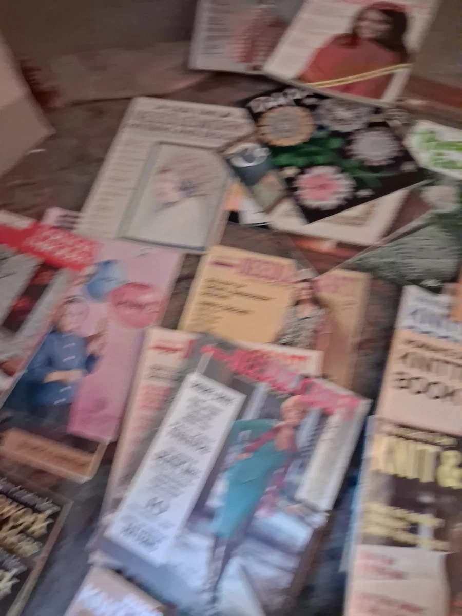 Lote De Colección De 52 Centros de Mesa Artesanía Tejer Crochet Británico Años 60-70 Lote Revista