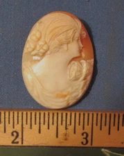 VINTAGE HAND CARVED SHELL LOOSE CAMEO NICE DETAIL LADY WITH FLOWER