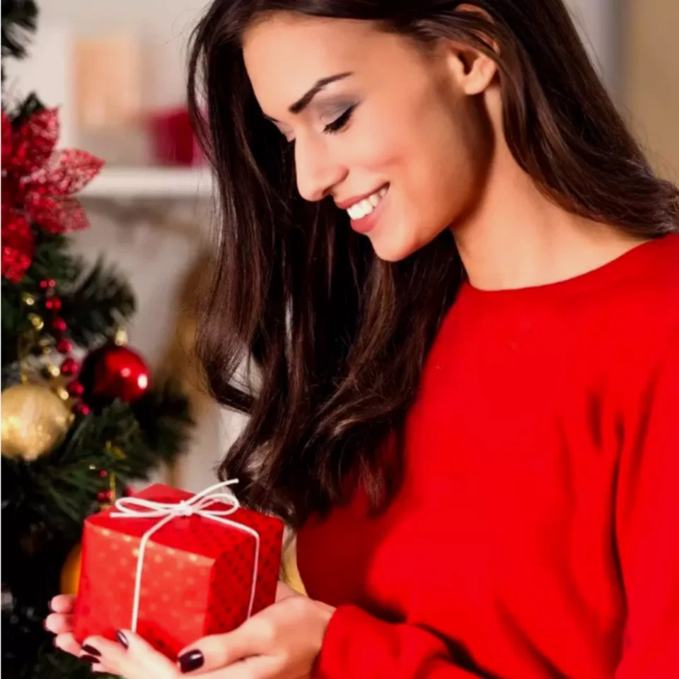 Luxury Reindeer Brooch Pin–Crystal Rhinestone Christmas Jewelry Gift for Women - Image 4 of 4