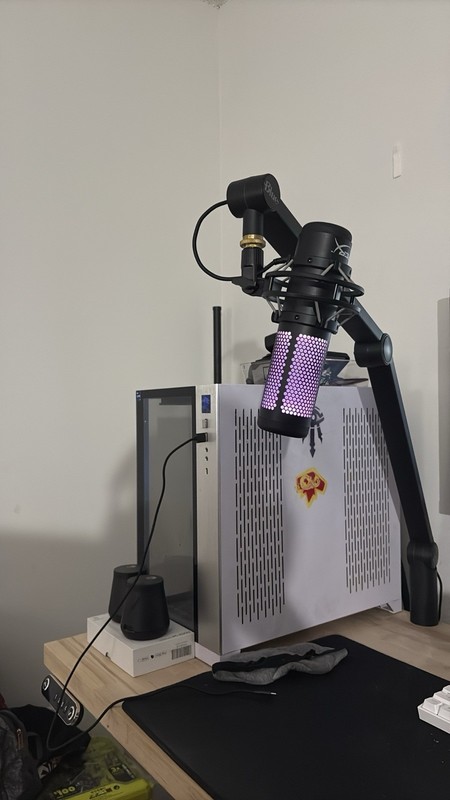 Blue Microphones Desk-Mounted Broadcast Microphone Boom Arm