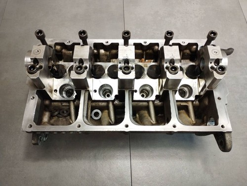 Volkswagen Golf V 2006 Diesel 77kW Zylinderkopf 038103373R CAX36636