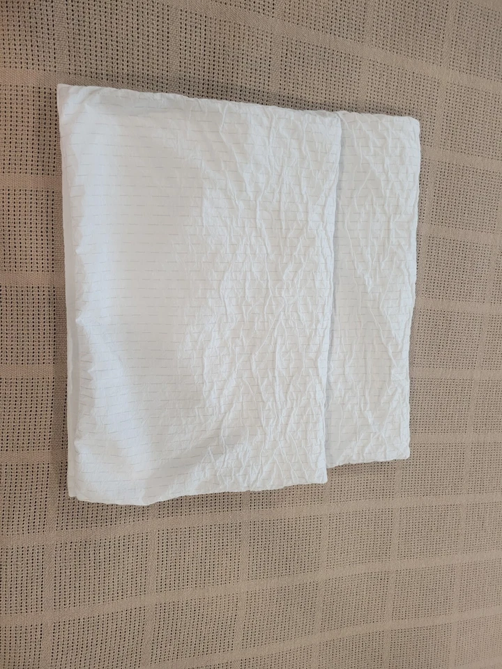 DKNY Donna Karan New York Pure Comfy Collection Estándar 2 fundas de almohada blancas Foto 3 de 4