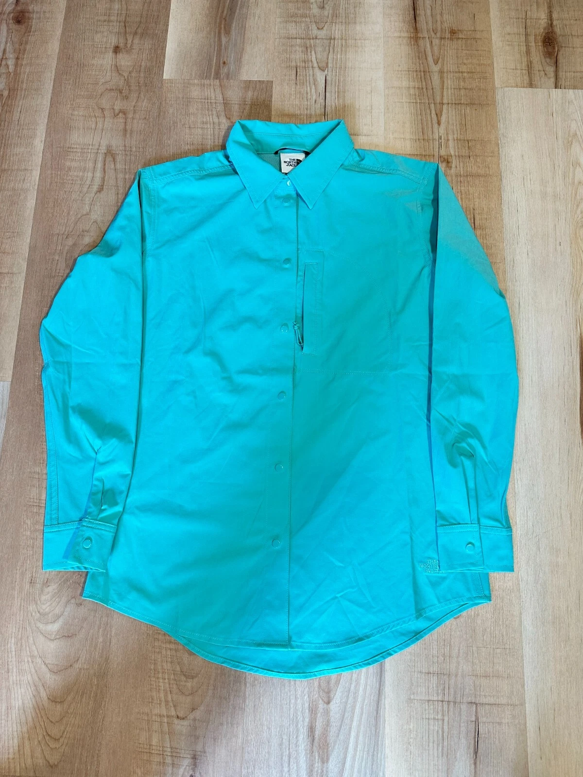 The North Face Women's Green Long Sleeve Sun Shirt Sz Medium