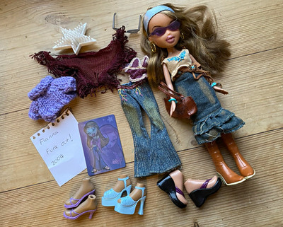 Bratz Fianna Funk Out! Modepuppe 2004 mit Outfit, Schuhen & Zubehör