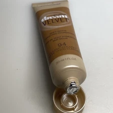 Maybelline Dream Velvet Matte Foundation  # 94 Classic Coconut. Sealed