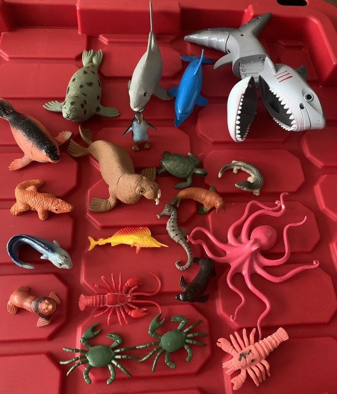 Mixed Lot Of 20 Aquatic Animals 